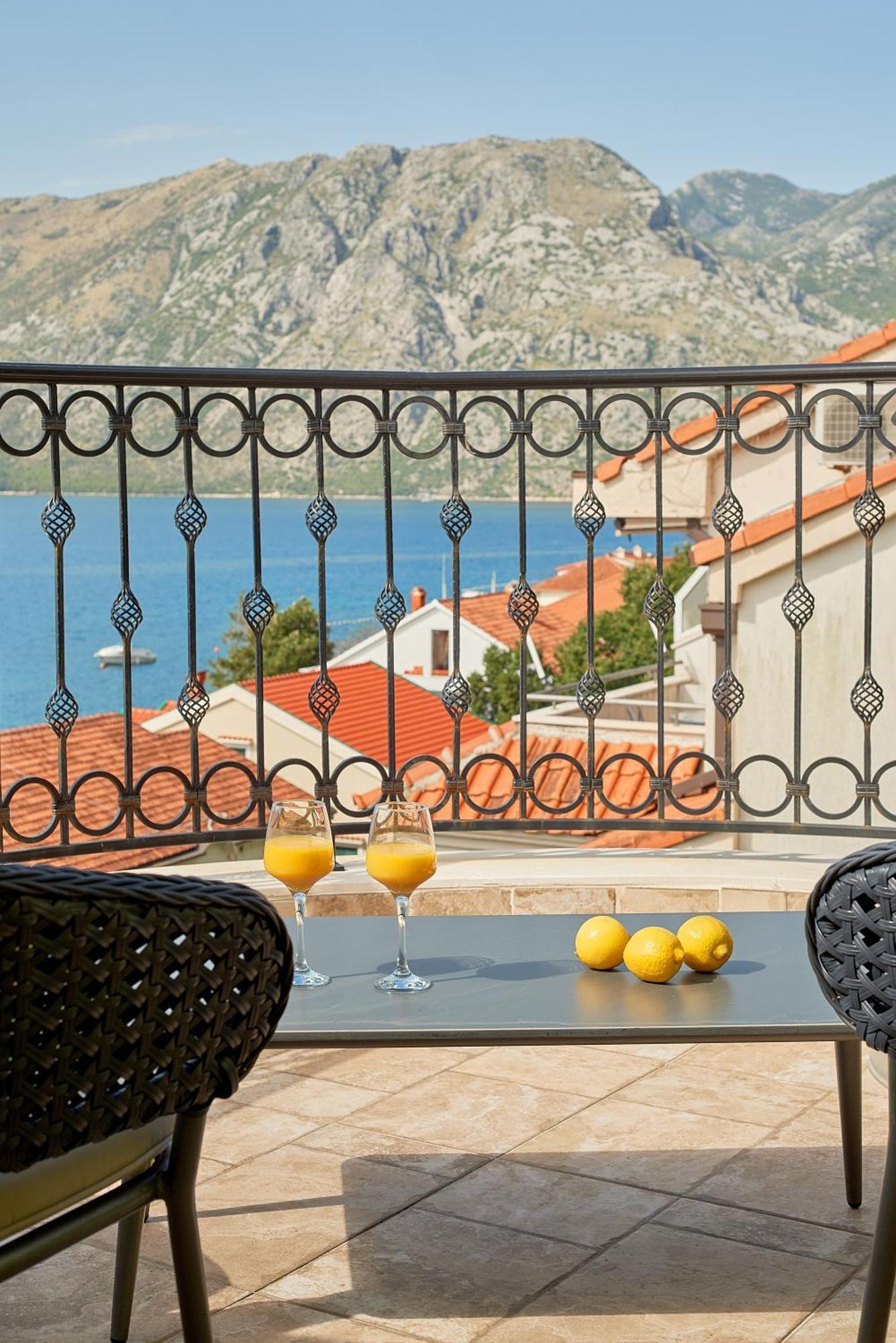 2Montenegro Mimoza Apartments Dobrota Exterior foto