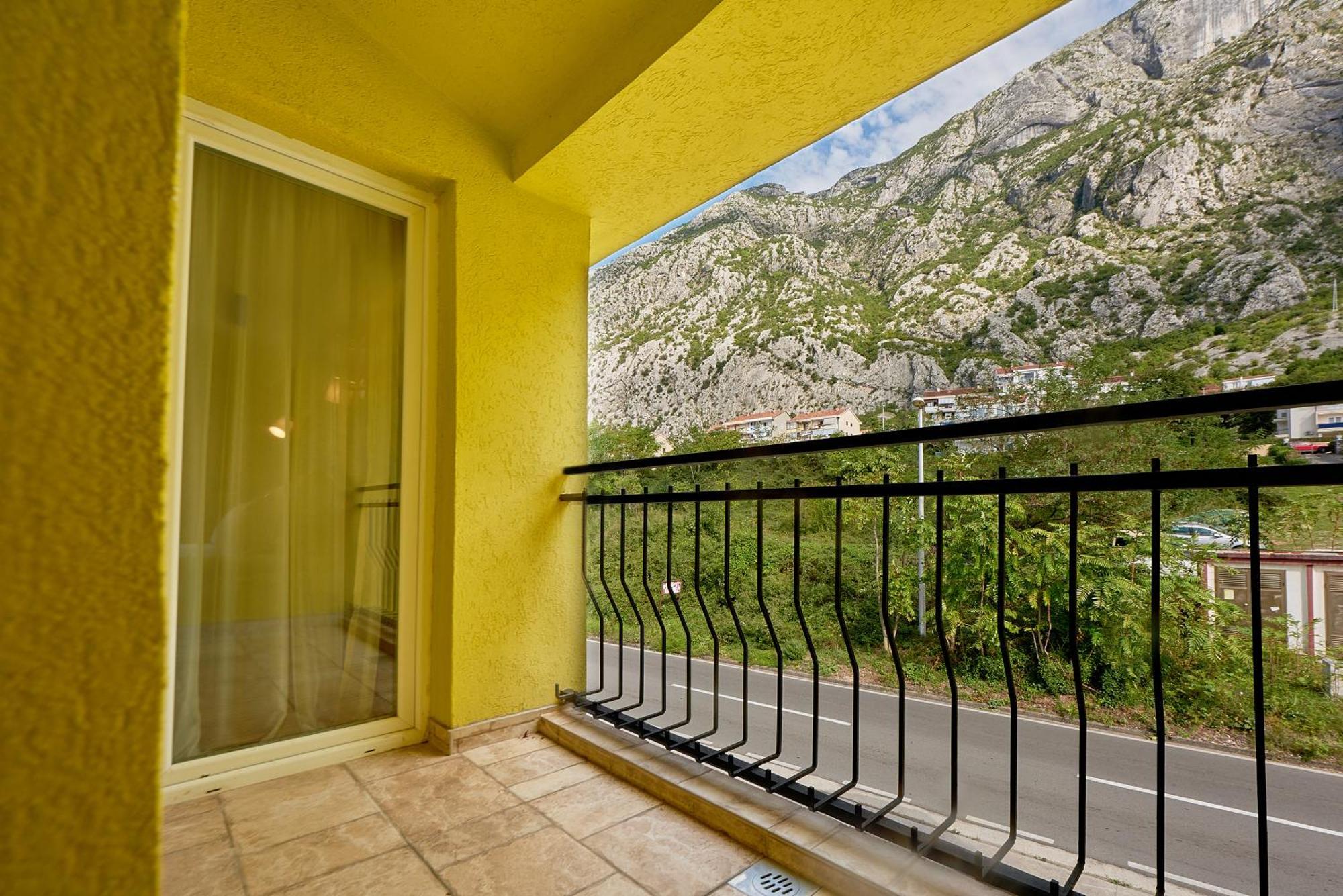 2Montenegro Mimoza Apartments Dobrota Exterior foto
