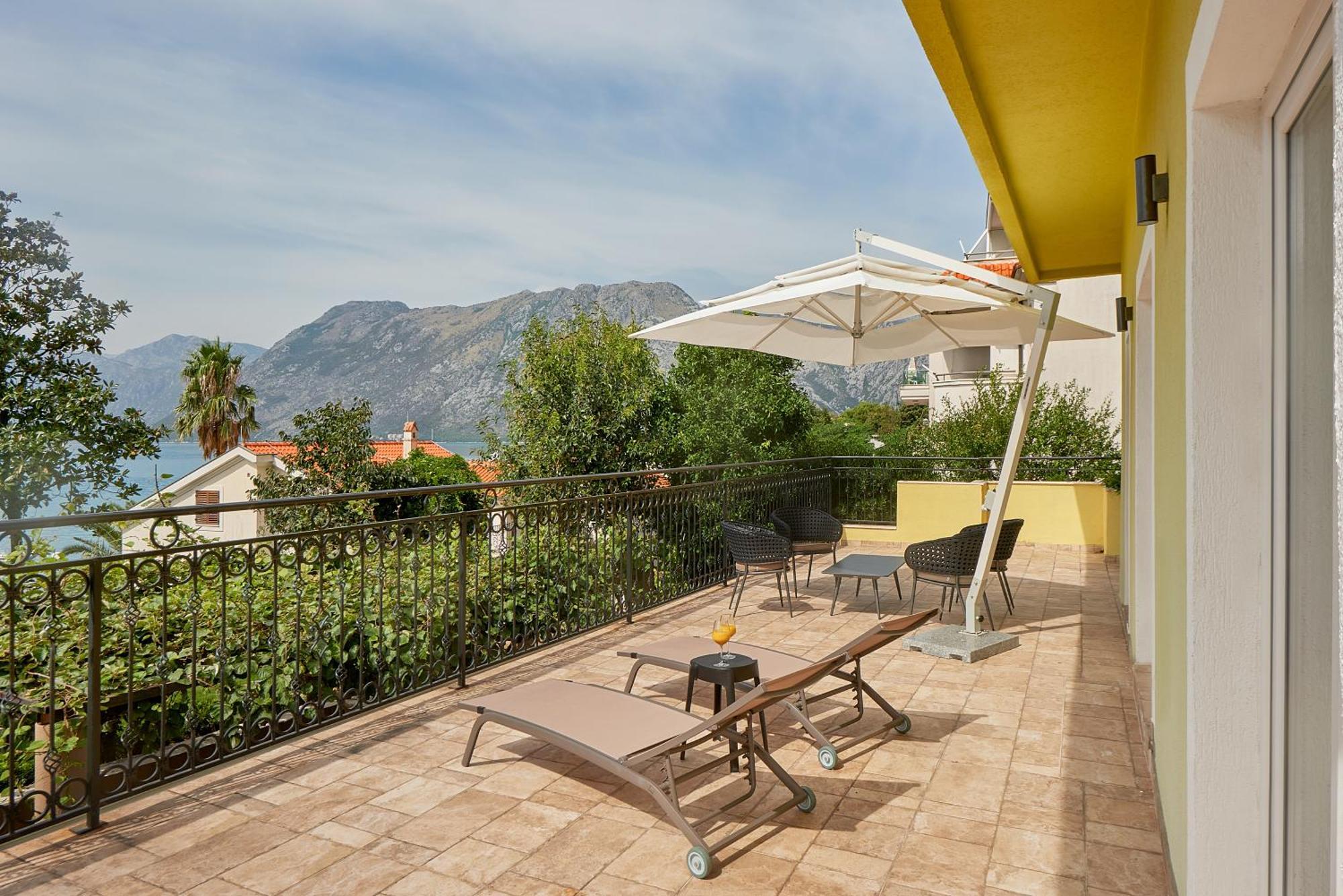 2Montenegro Mimoza Apartments Dobrota Exterior foto
