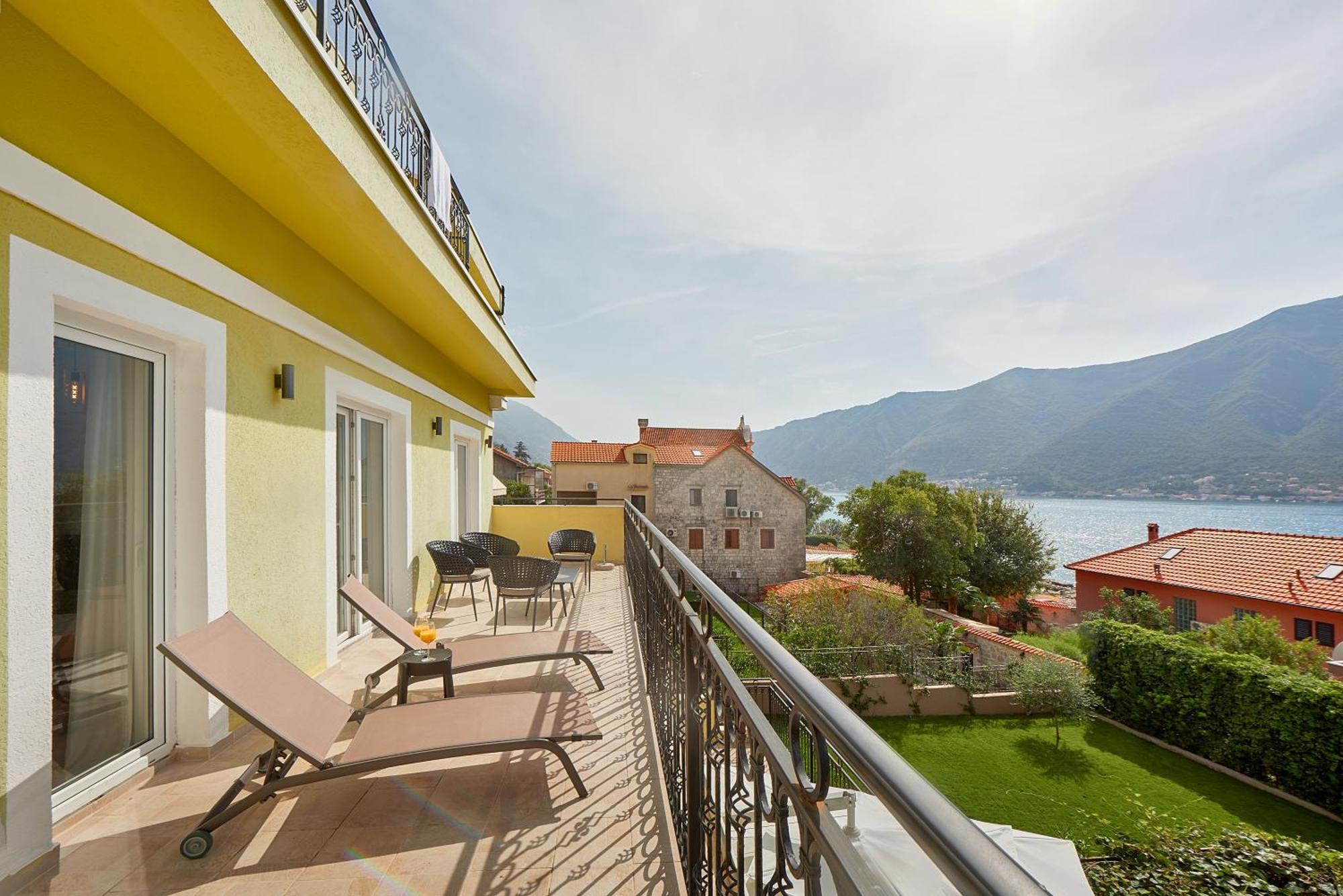 2Montenegro Mimoza Apartments Dobrota Exterior foto